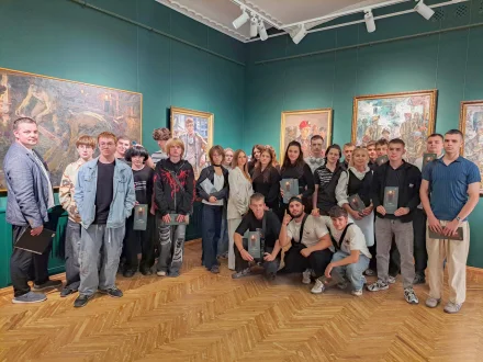 Изображение В день освобождения Донбасса в ДРХМ состоялся художественный лекторий «Донбасс — 1943»